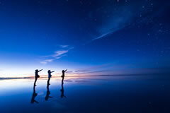 Sunrise inside the Uyuni Salt Flat.