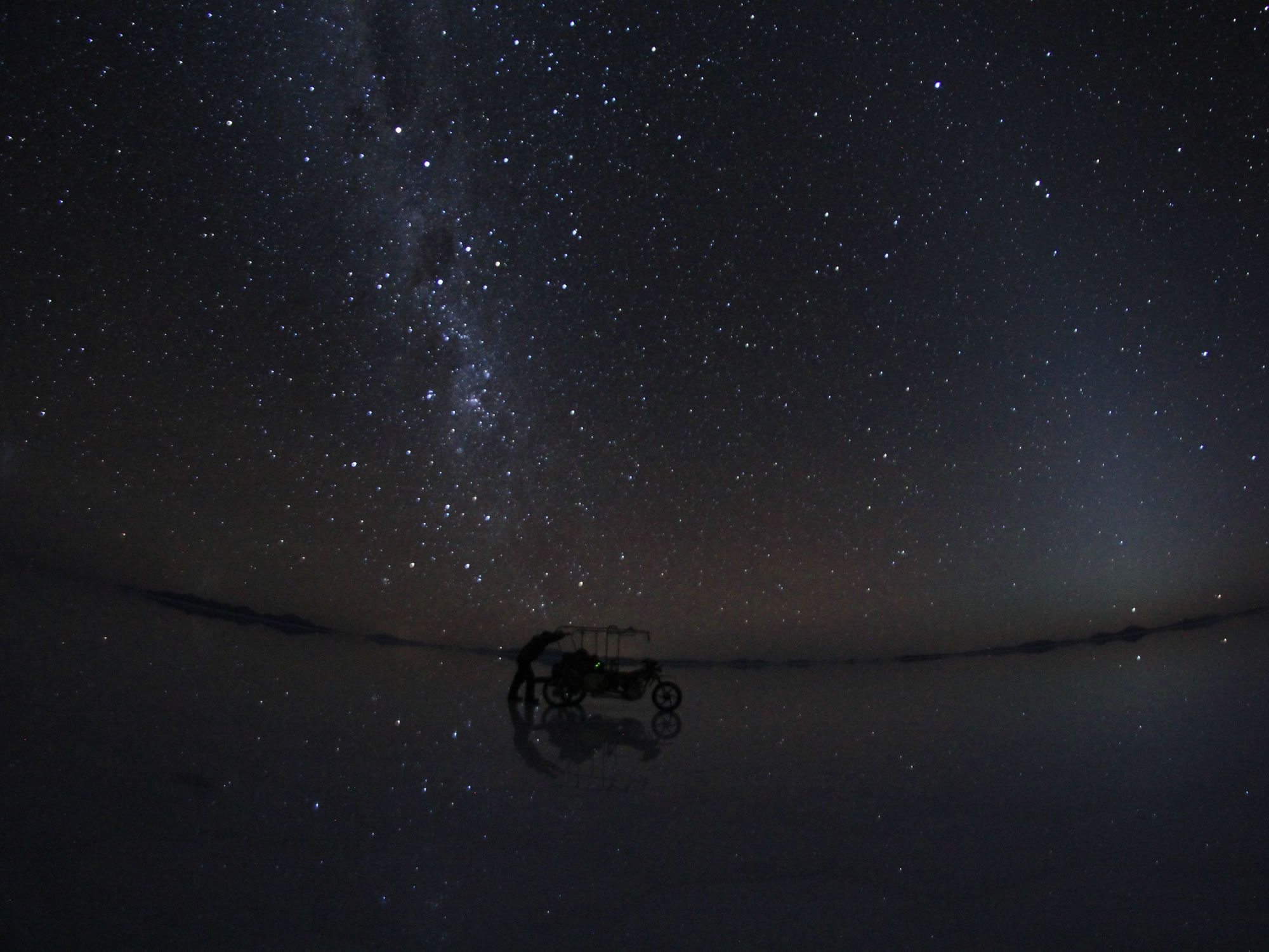Uyuni salt flat stargazing